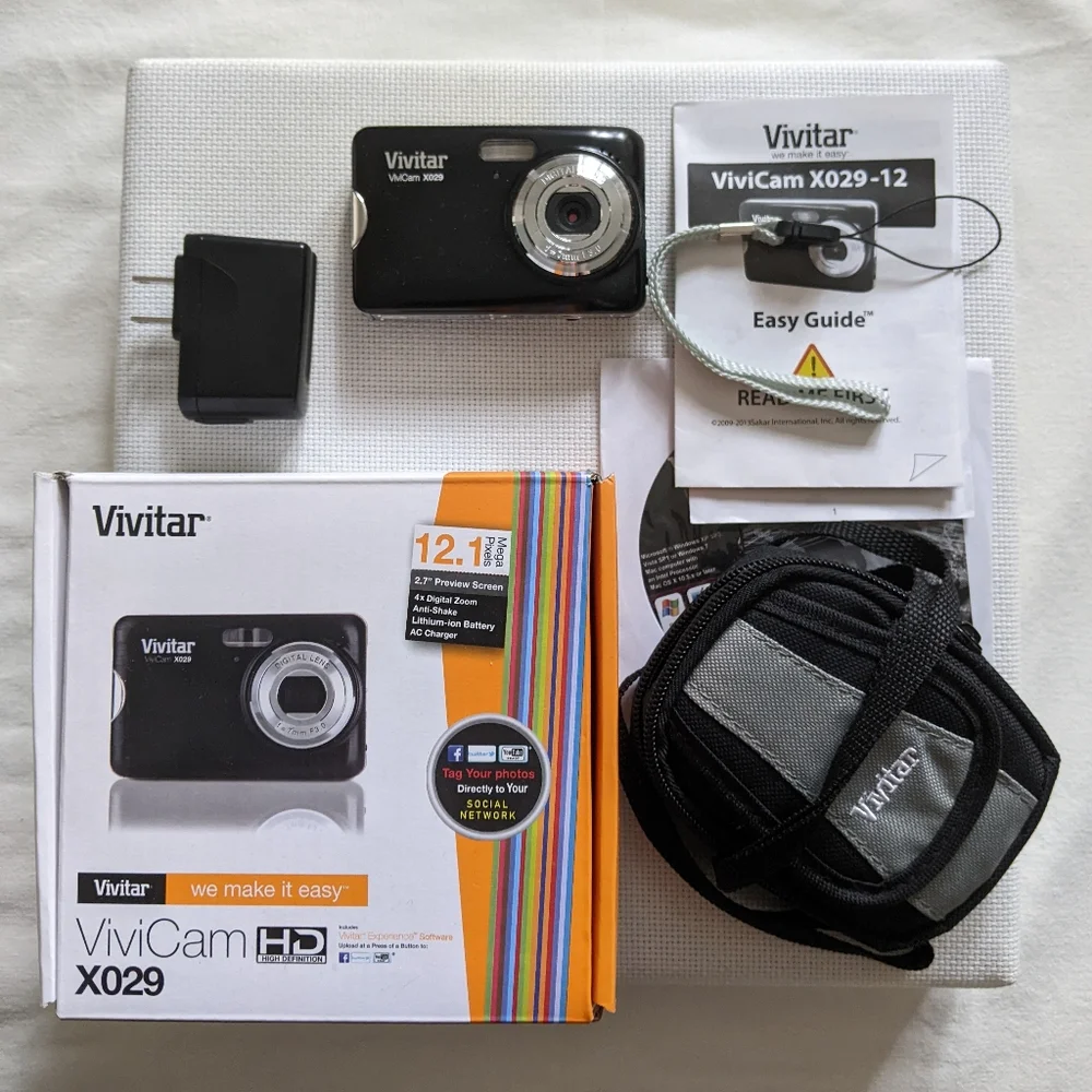 Vivitar ViviCam x029 12.1 MP Digital Camera, Case, SD Card. MISSING USB …